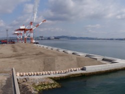 水島港玉島地区岸壁（-12m）（耐震）築造工事