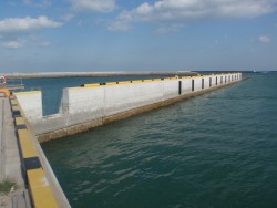 苅田港新松山地区岸壁（－5.5m）整備工事